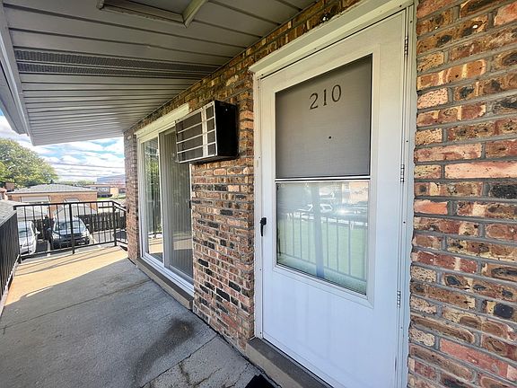 4th image of 3723 Ruby St #210-N