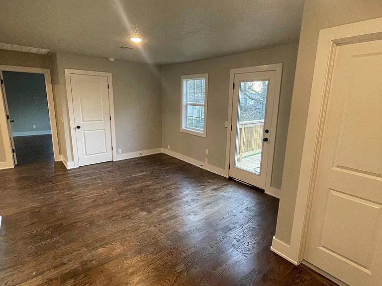 414 S Guthrie Ave — Photo 17