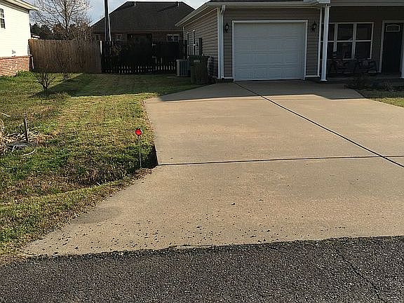 3rd image of 423 Wildwood Cv