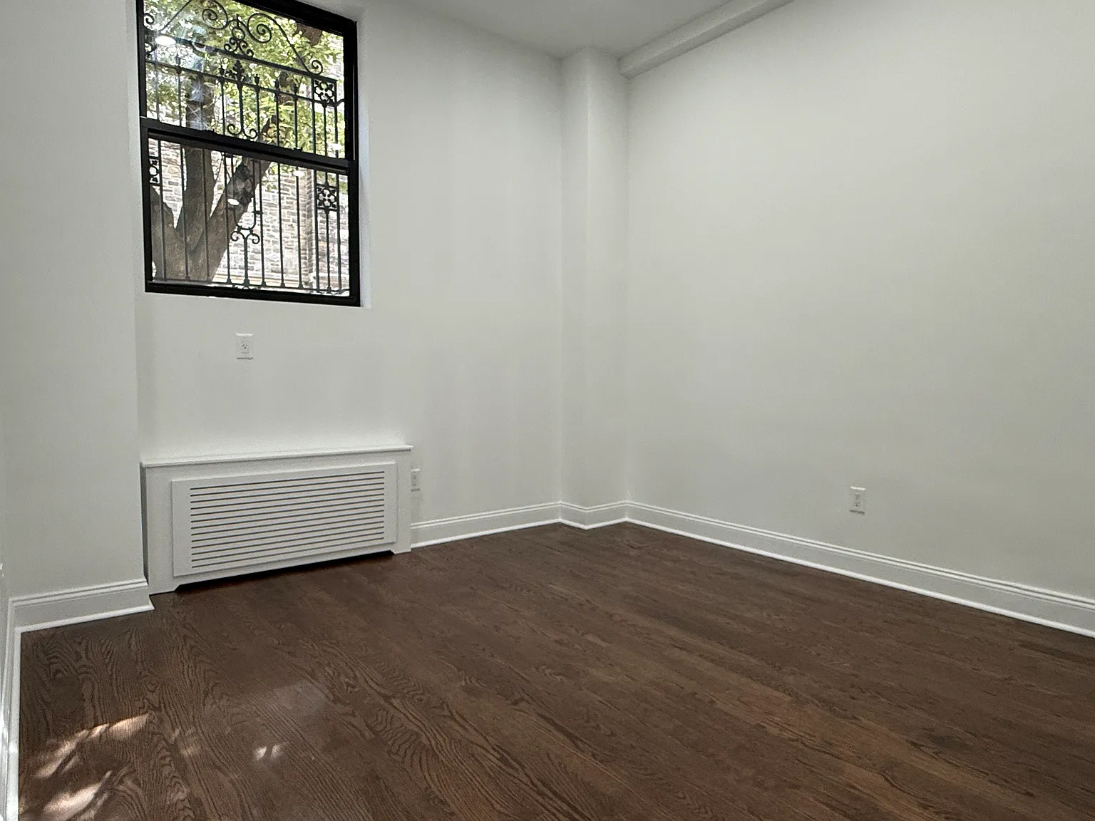 25 W 68th St — Photo 1