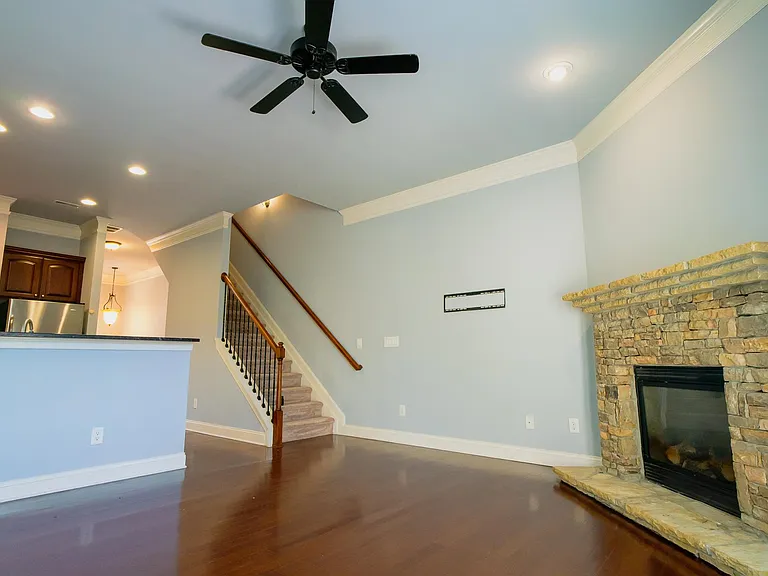 2056 Cobblestone Cir — Photo 6