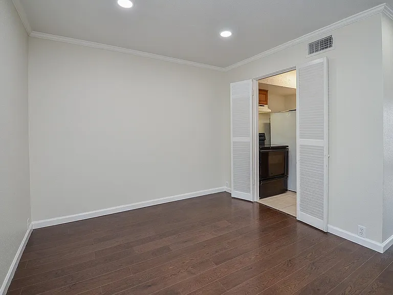 2121 Fountain View Dr #50 — Photo 13