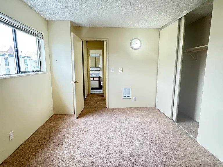 4130 11th Ave NE #604 — Photo 9