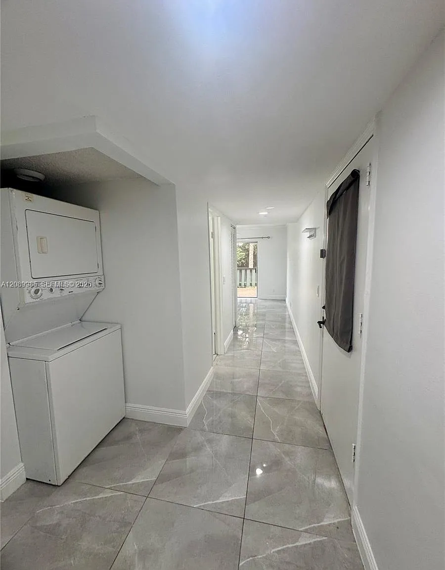 Sun And Lake Condo — Photo 3