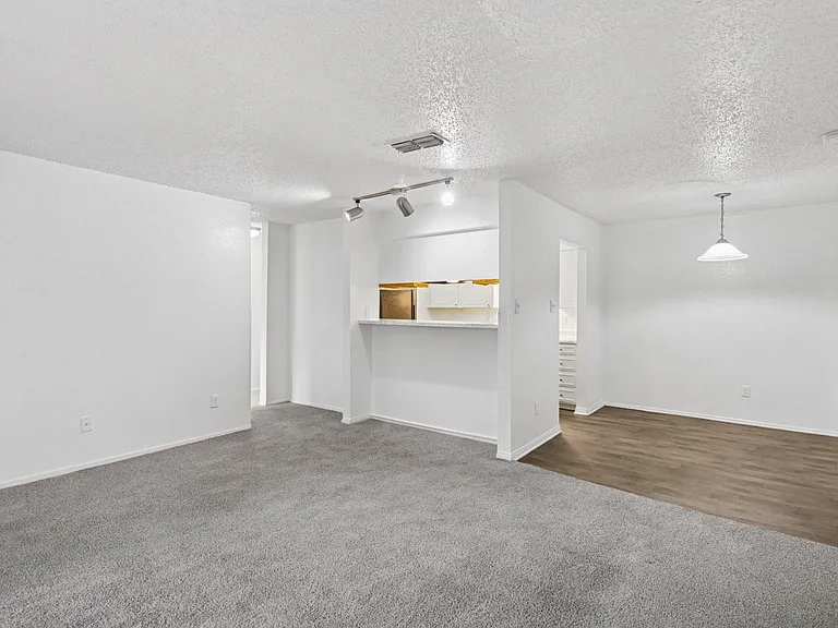 600 Baylor — Photo 12