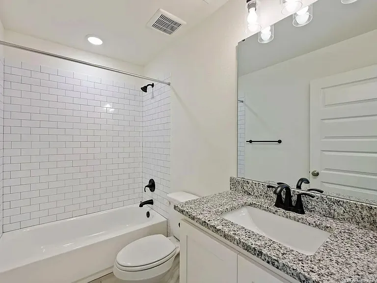543 Delmar St #101 — Photo 15