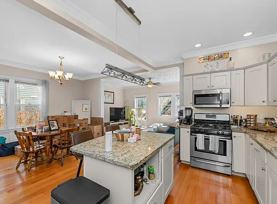 38 Berkeley St #3