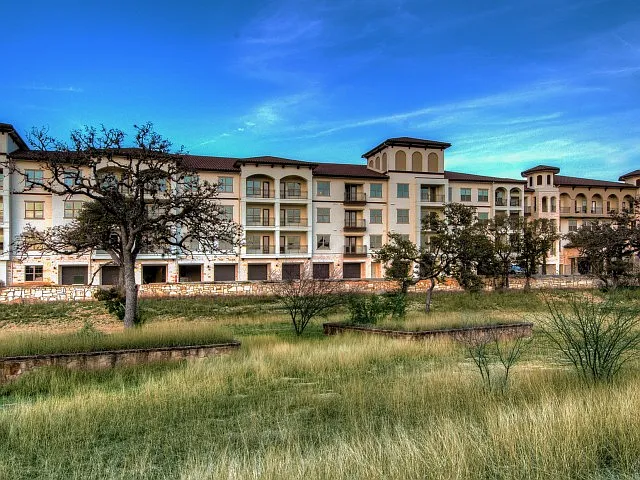 Overture Stone Oak 55+ Apartment Homes — Photo 30