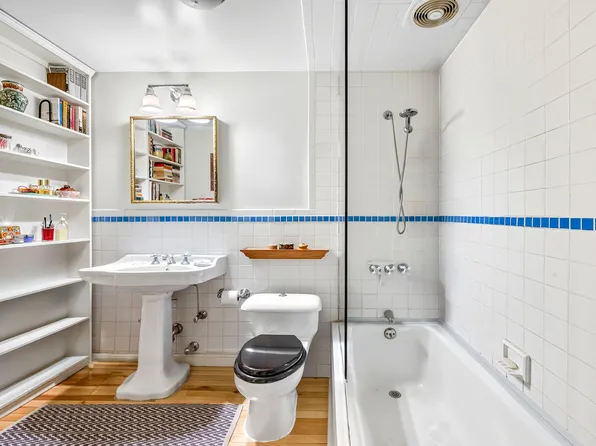 129 West 70th Street image 13 of 15