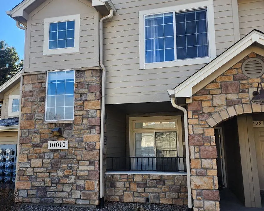 10010 E Gunnison Pl #706