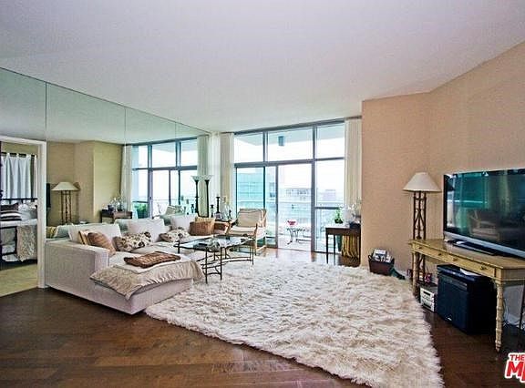 3rd image of 13700 Marina Pointe Dr Unit 1920