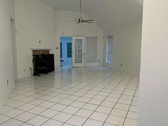 3rd image of 717 Shore Dr