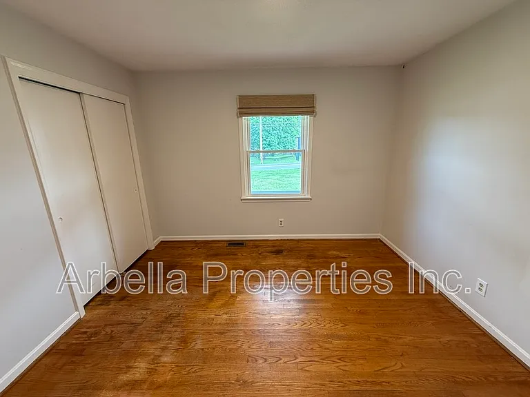 1713 Seward Dr — Photo 17