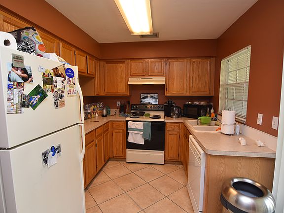 3rd image of 722 Kensington Lake Cir