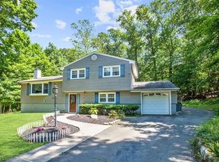 27 Spear St, Oakland, NJ 07436