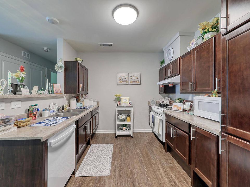 1st image of 1420 Sherman Dr #3B-2Ba-1114Sqft