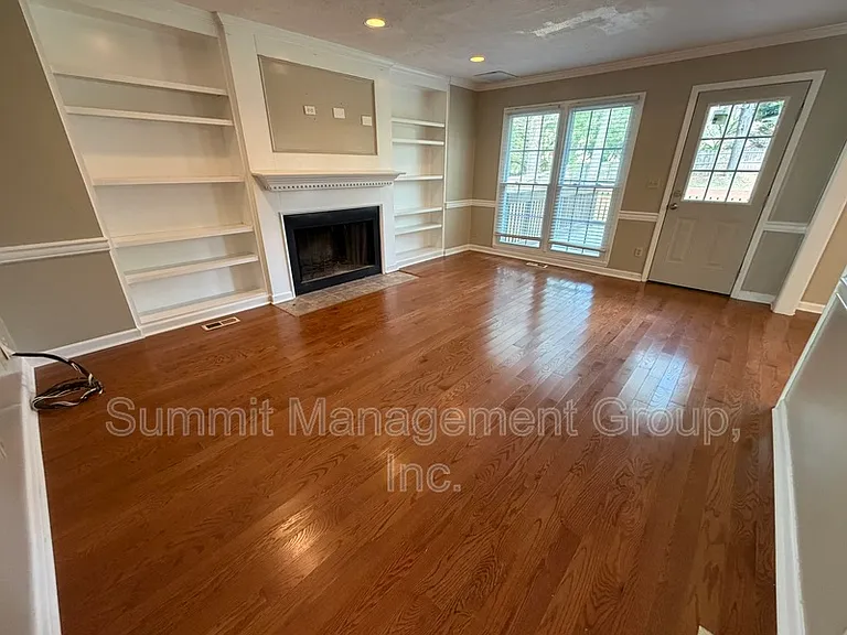 1611 Ellington Rd SE — Photo 8