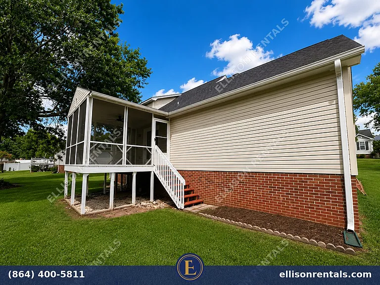 310 Waterbury Ct — Photo 2