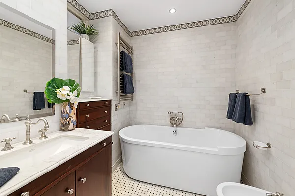 Sold by Compass | media 9