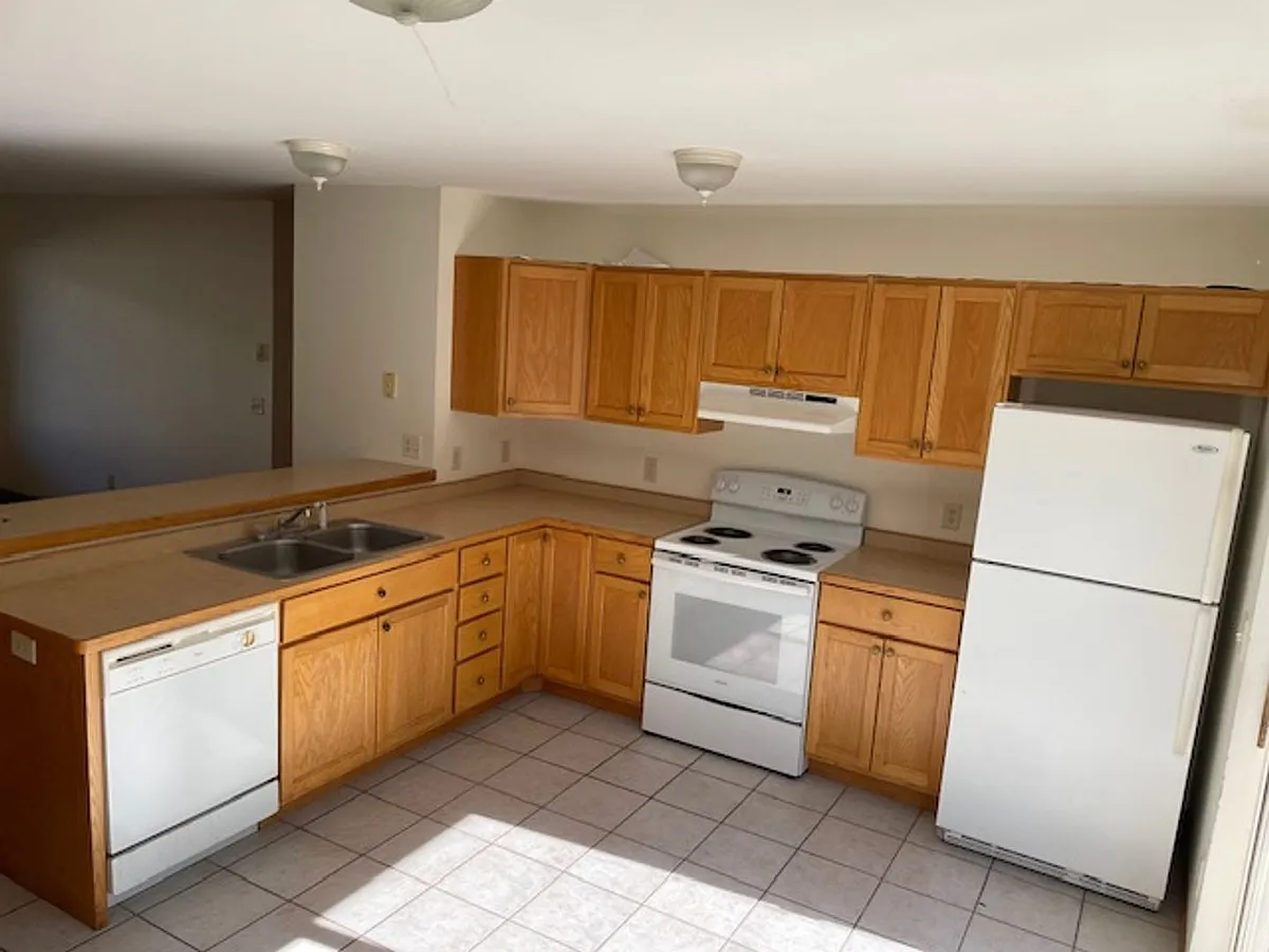Building Photo - 2307 Hillcrest Dr