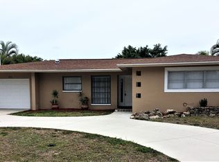4236 Country Club Blvd, Cape Coral, FL 33904