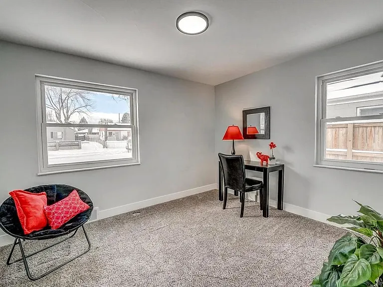3240 Dexter St — Photo 15
