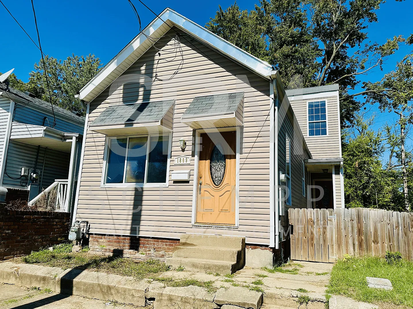 Updated 3BR/1BA home now available in Portland! Section 8 accepted-Available Now — Photo 2