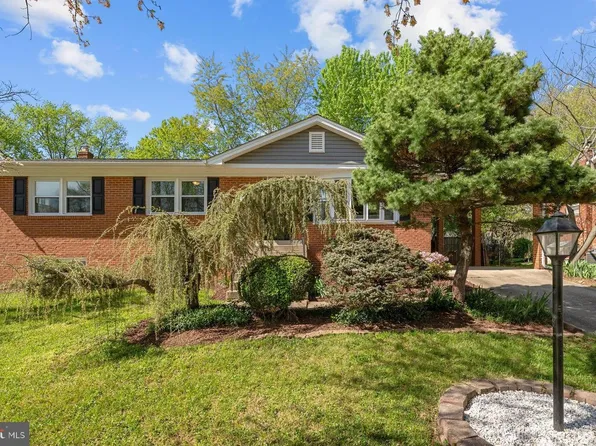 6818 Groveton Dr, Clinton, MD 20735