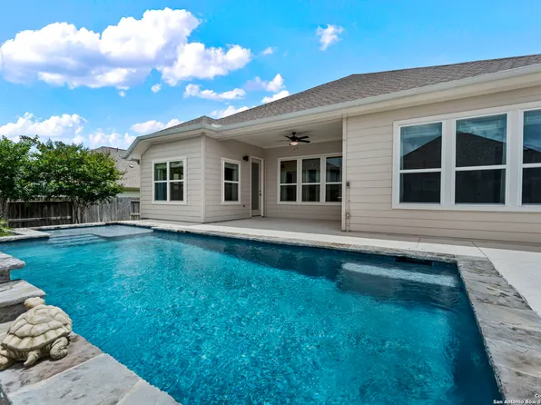 6529 Crockett Cv, Schertz, TX 78108