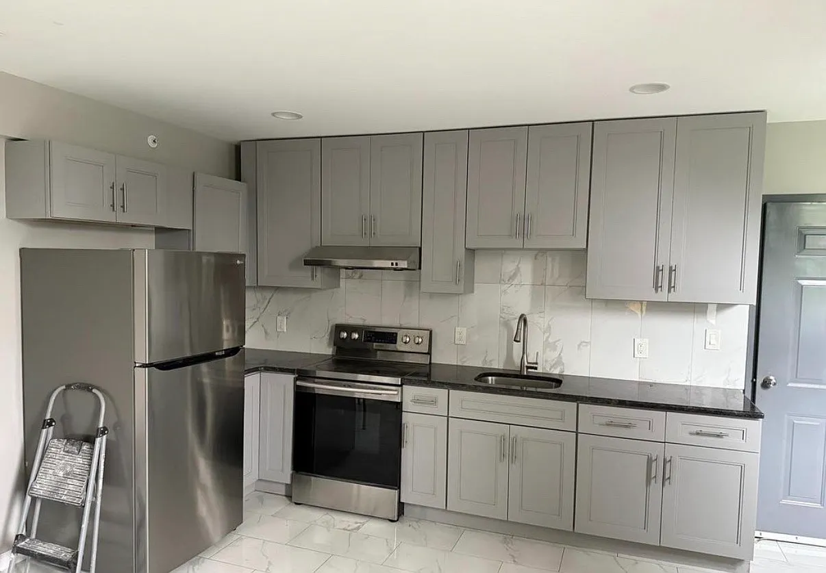 3 bed, 1100 sqft, $2,000 — Photo 2