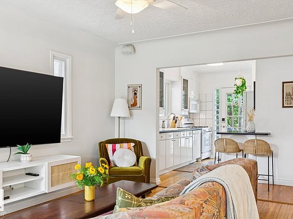 3rd image of 9732 95th St NW