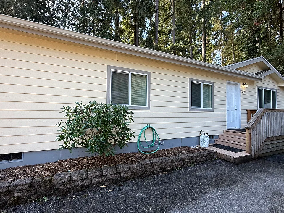 19221 12th Ave NE