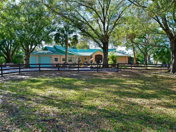 6418 13th Street Ct E, Bradenton, FL 34203