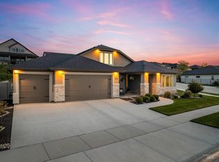 813 E Reflect Ridge Dr, Meridian, ID 83642