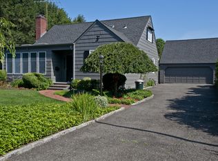 62 Meadowbrook Rd, Syosset, NY 11791