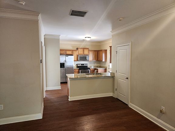 3rd image of 239 Ruth St Unit 2