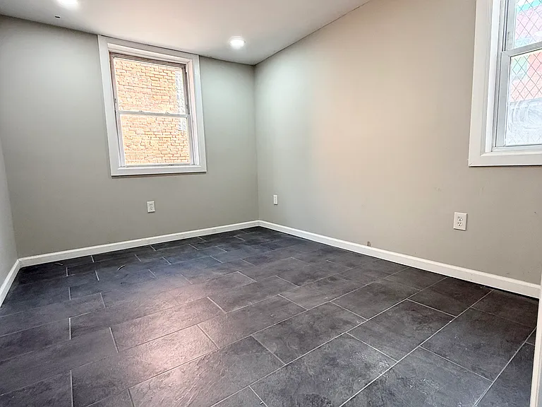 41 Howe St #1 — Photo 10