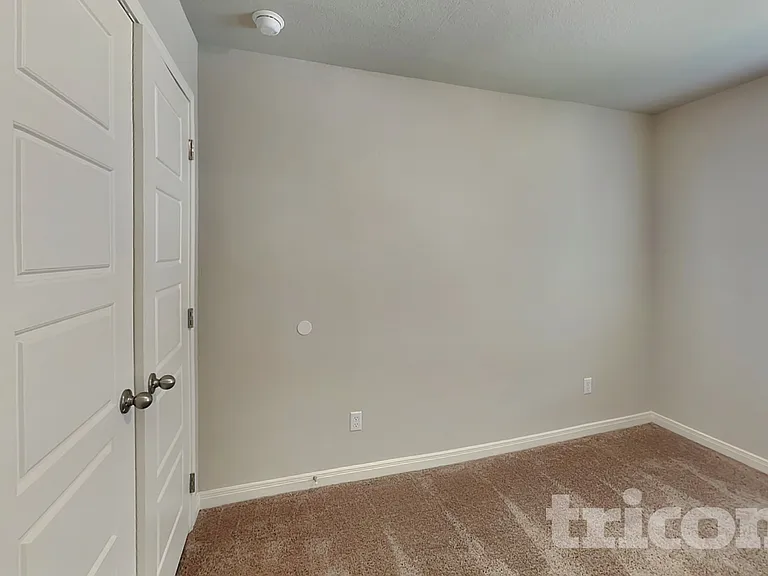 5806 Nyla Way — Photo 10