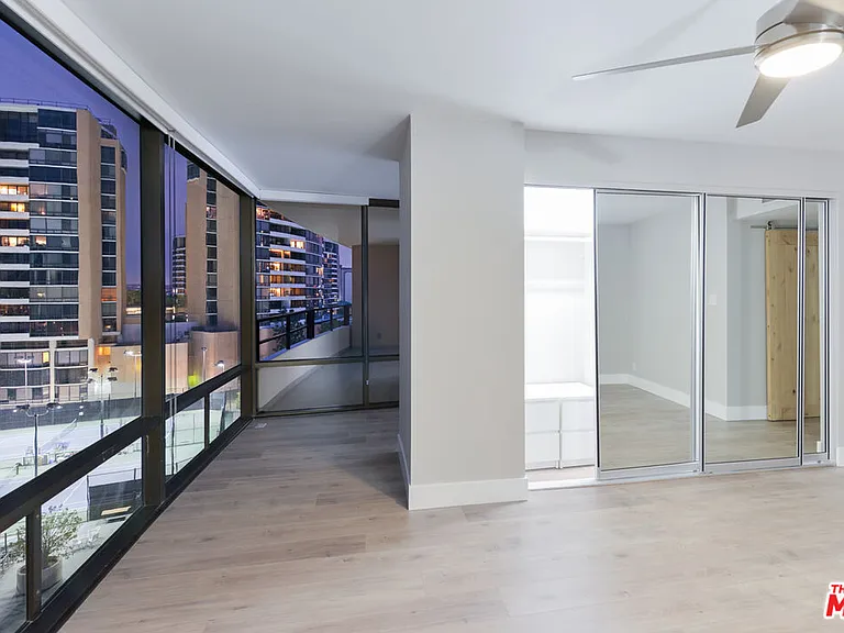 4265 Marina City Dr #415 — Photo 22