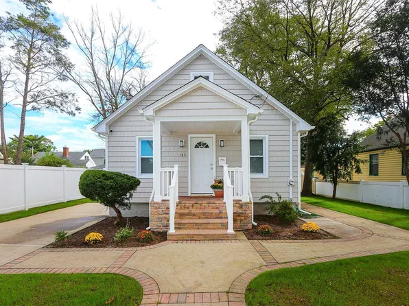 264 Sherman Street, Westbury, NY 11590