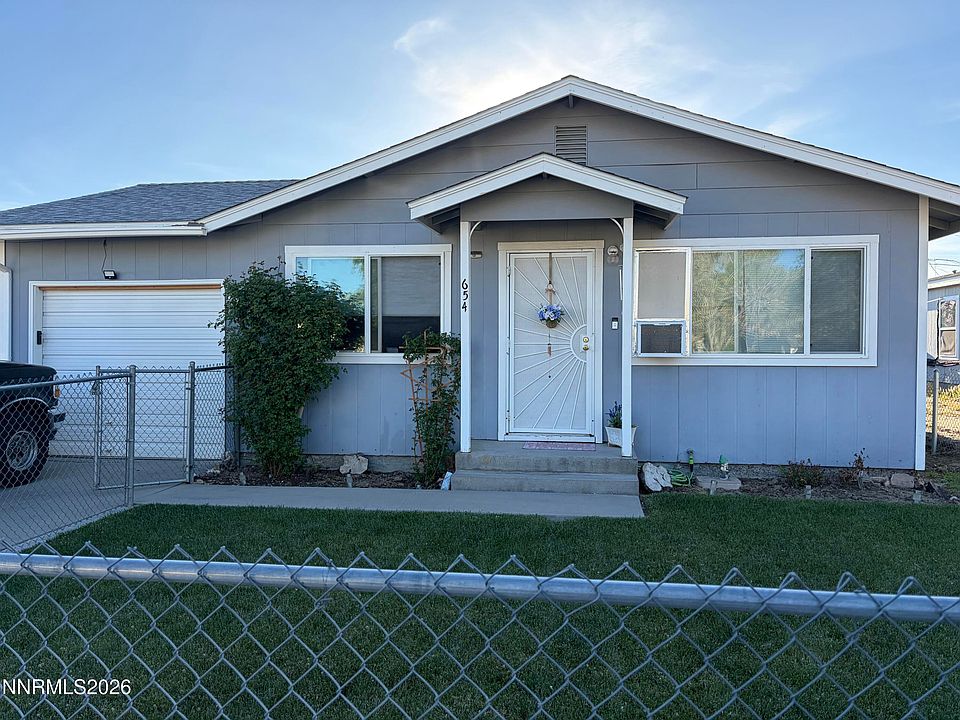 1st image of 654 Douglas St
