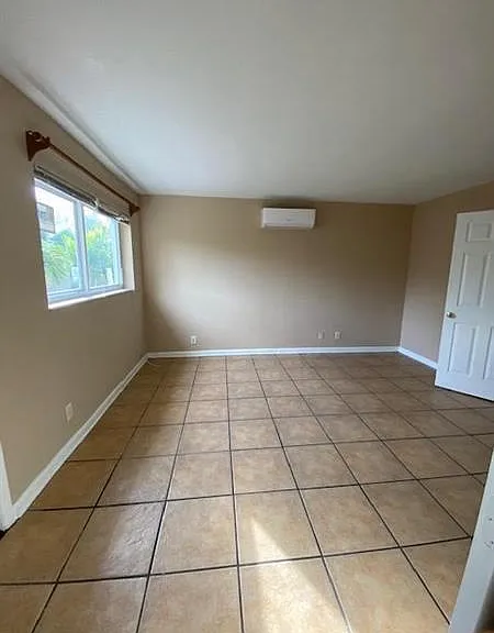 1440 Miami Rd — Photo 8