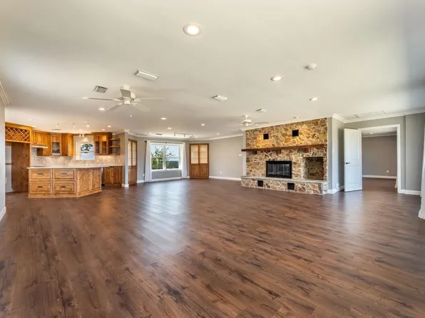 6200 N Interstate Highway 45 Service Rd, Ennis, TX 75119