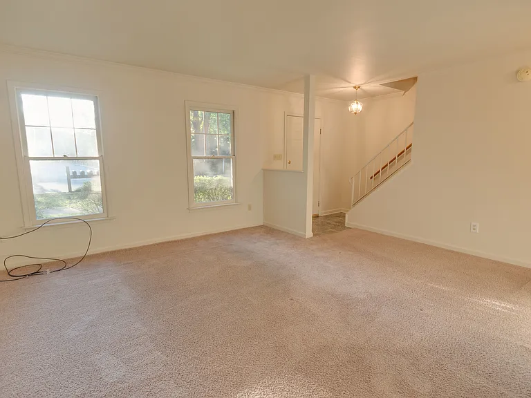 1402 Minor Ridge Ct — Photo 4