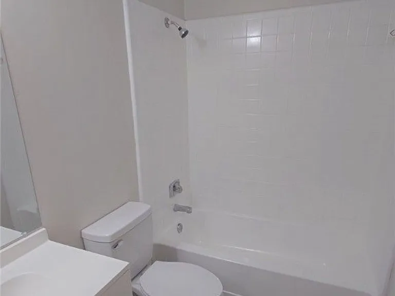 2506 Grasslands Dr — Photo 7