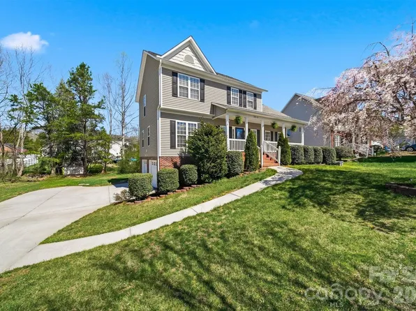 2410 27th Avenue Cir NE, Hickory, NC 28601