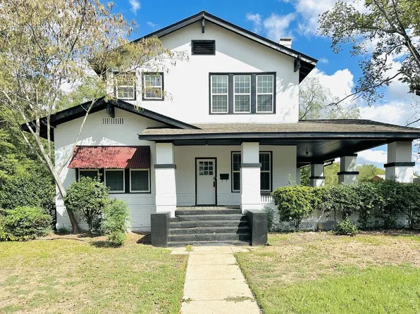 325 Tenaha St, Center, TX 75935