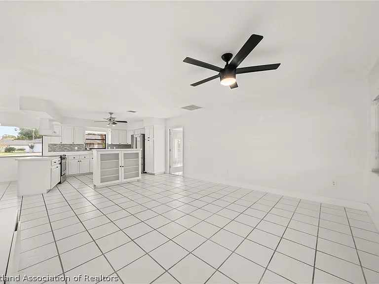3407 Divot Rd — Photo 9