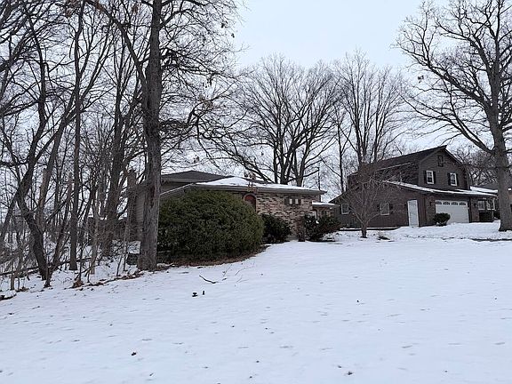 3rd image of 4344 N Lakeshore Dr