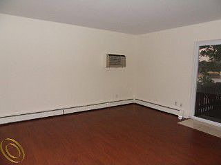 4th image of 250 N Liberty St APT 309
